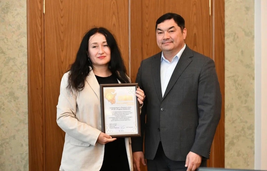 Башҡортостан Республикаһы Хөкүмәтендә III Бөтә Рәсәй балалар фольклориадаһын үткәреүҙә әүҙем ҡатнашыусылар бүләкләнде